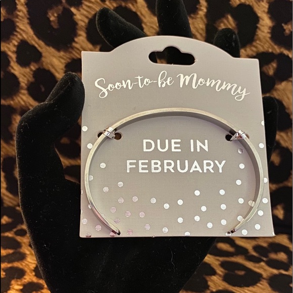 BNWT 18k Gold or Silver ‘Due in Month’ Bracelets by SOON TO BE MOMMY, Maternity - Picture 5 of 8